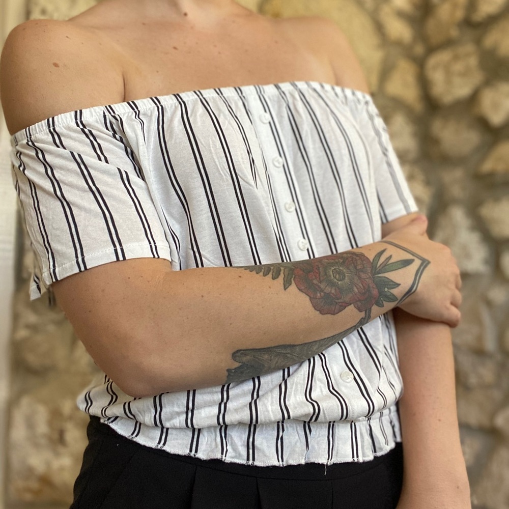 Striped off the shoulder top - Picture 3 of 7